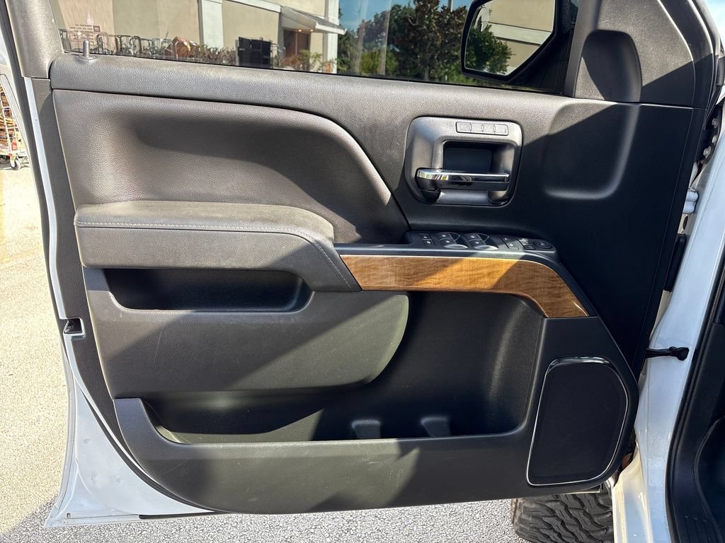 Used 2018 Chevrolet Silverado 1500 LTZ AWD/4WD image 16