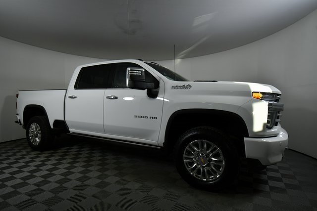 Used 2022 Chevrolet Silverado 3500 High Country w/ Technology Package image 9