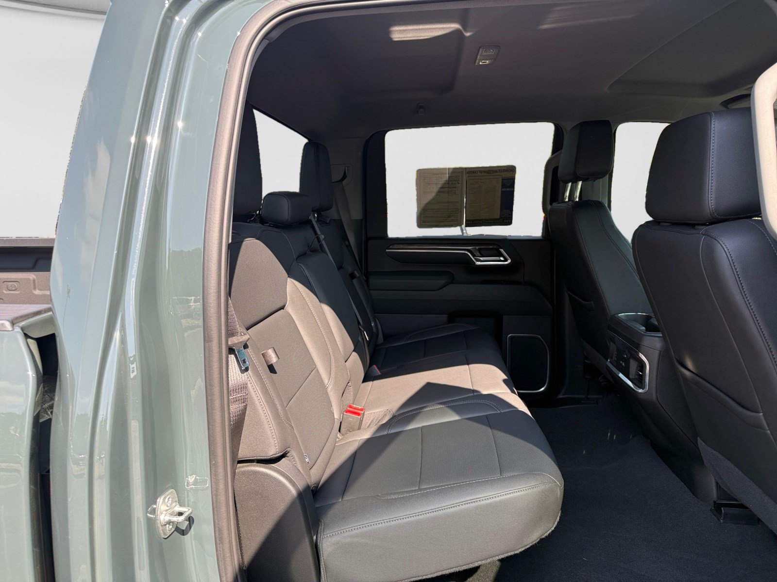Used 2025 Chevrolet Silverado 2500 LTZ w/ LTZ Convenience Package AWD/4WD image 15