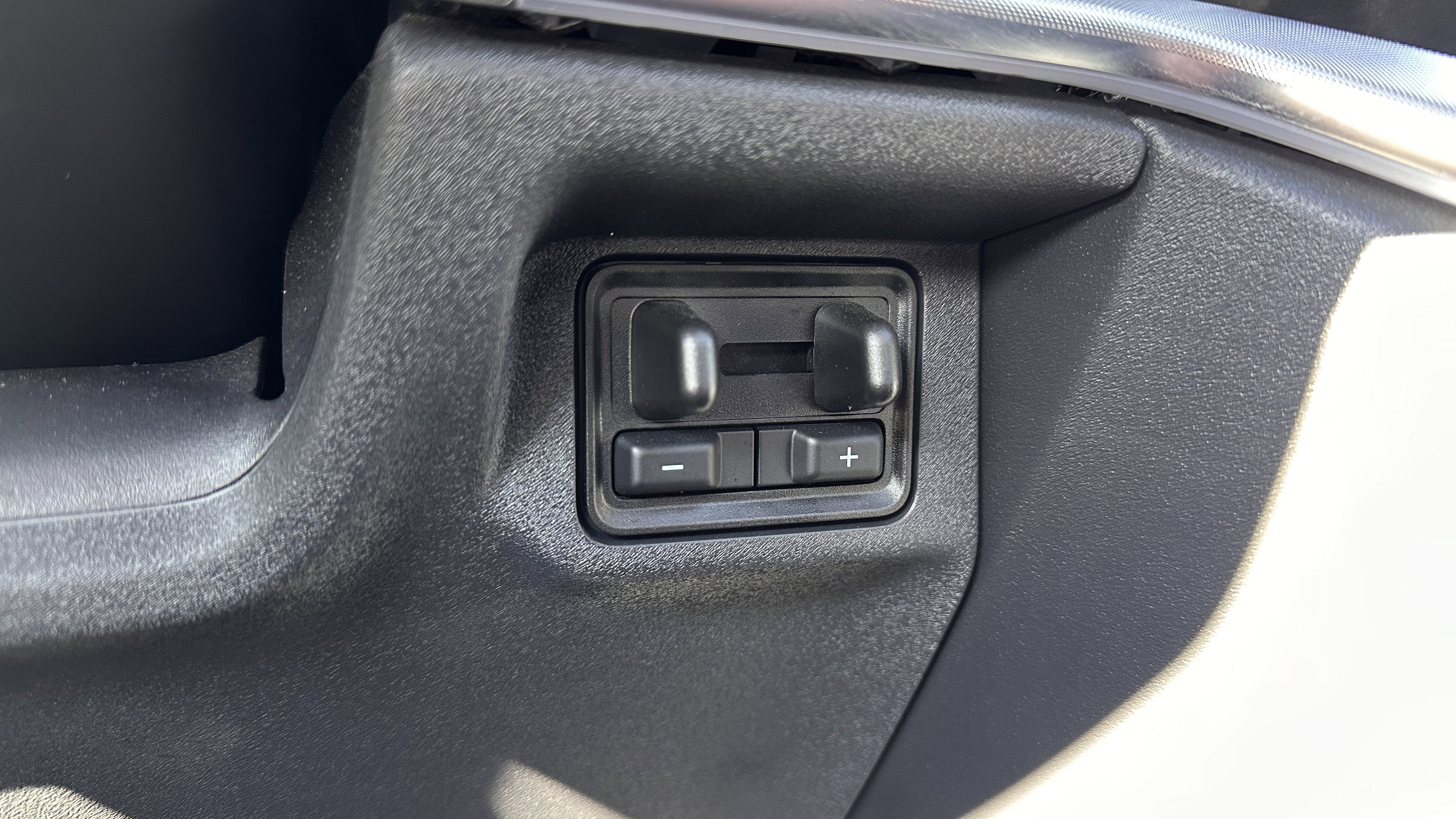 Used 2025 Ford Expedition Platinum image 43
