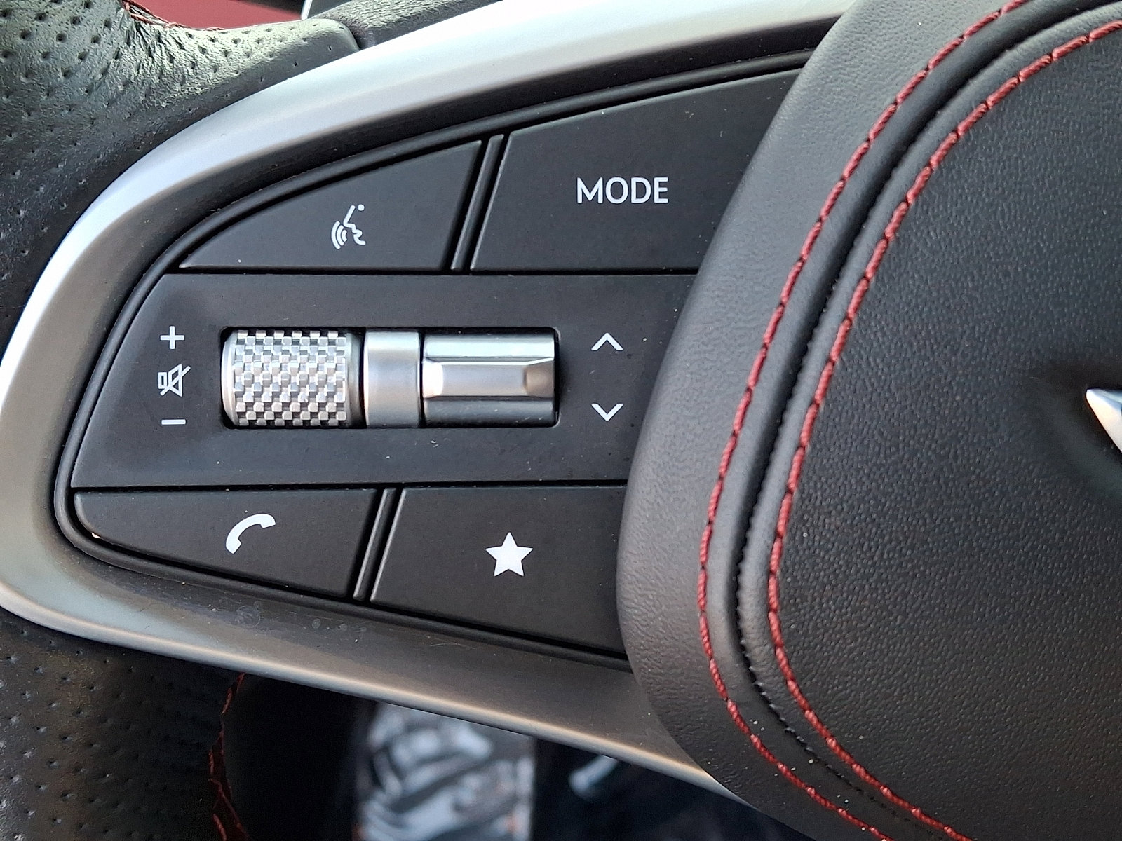 Certified 2023 Genesis GV70 2.5T w/ Sport Prestige Package AWD/4WD image 23