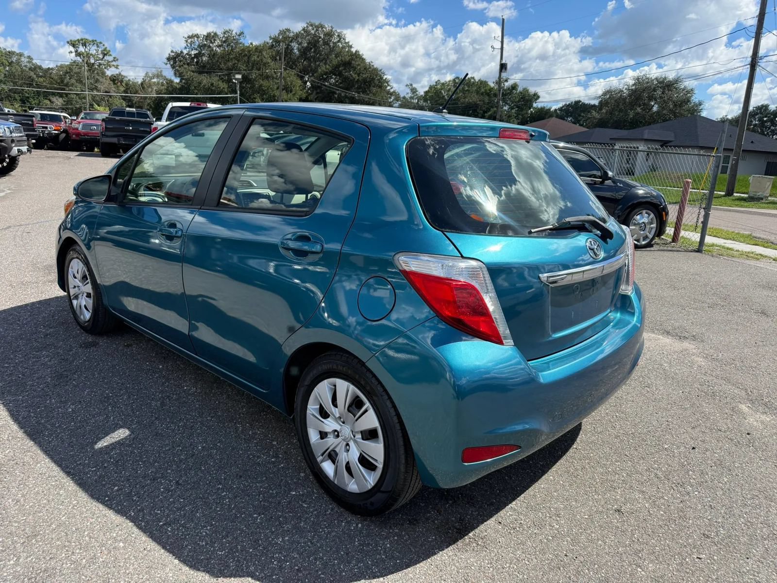 Used 2013 Toyota Yaris LE FWD image 7