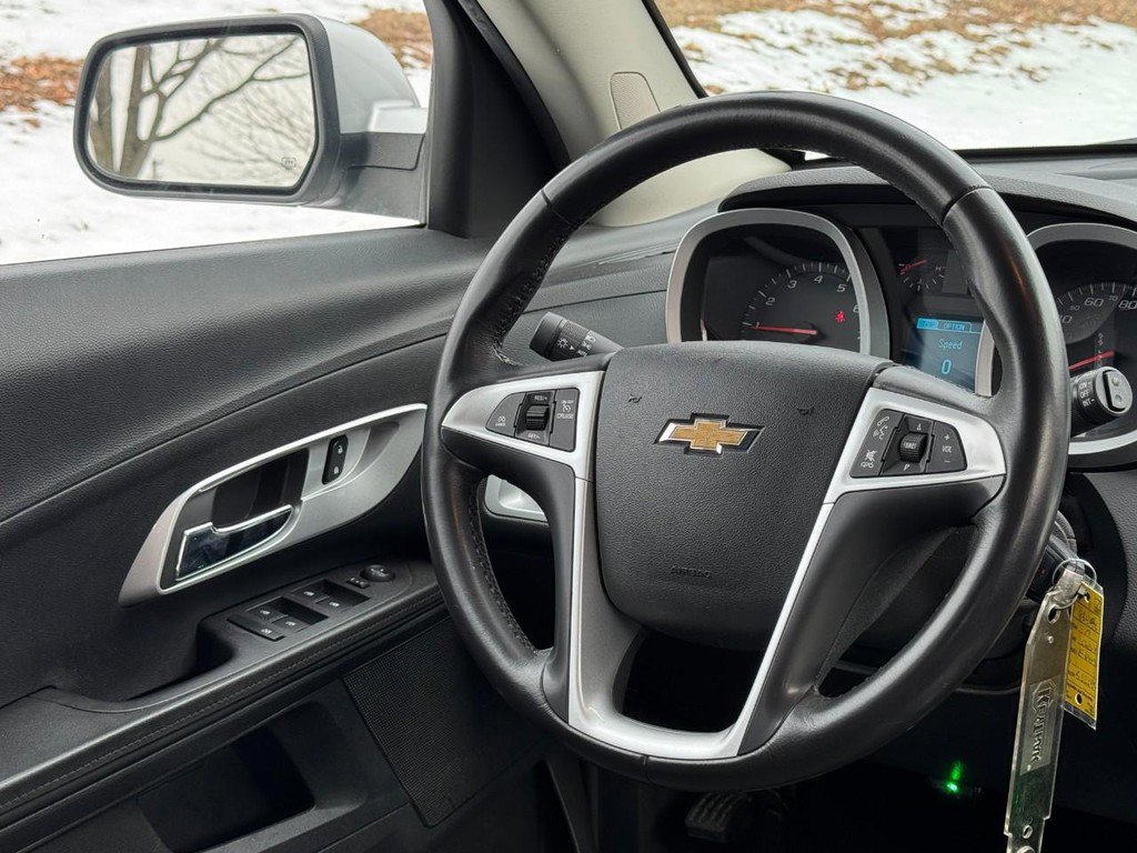 Used 2017 Chevrolet Equinox LT w/ Convenience Package image 12