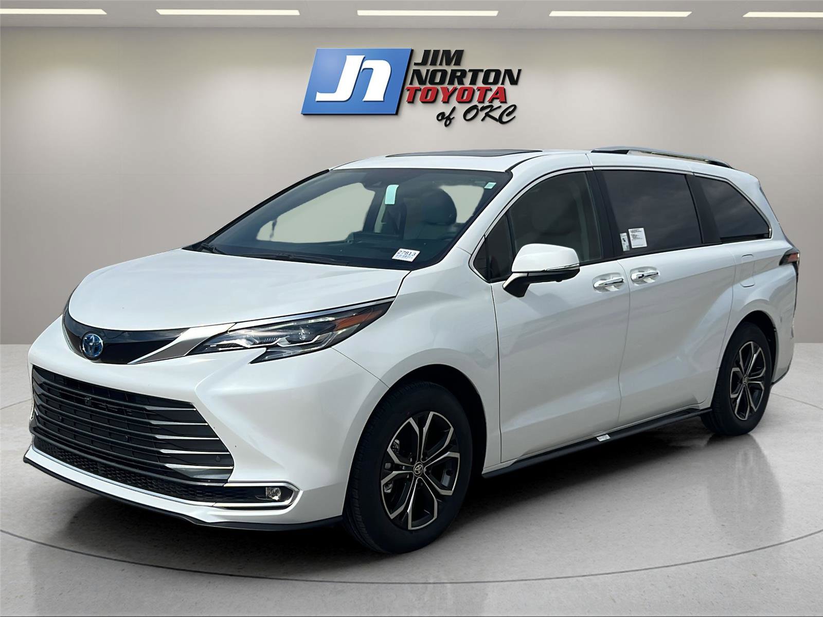 New 2025 Toyota Sienna Platinum