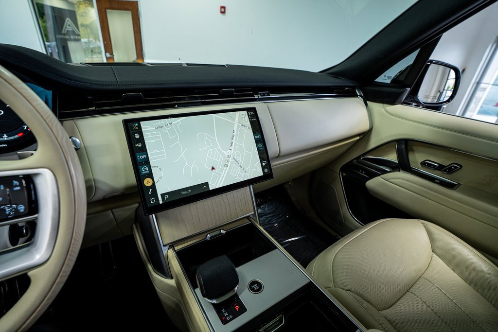 Used 2024 Land Rover Range Rover SE image 42