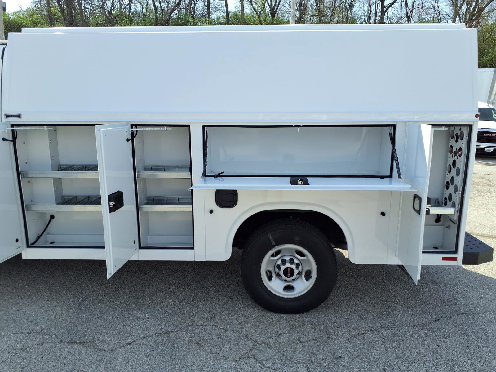 New 2025 GMC Savana 3500 w/ Power Convenience Package RWD image 3