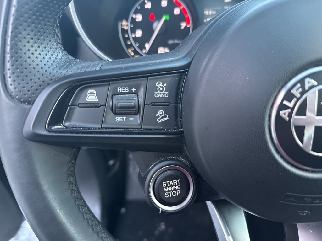 Used 2023 Alfa Romeo Stelvio Ti image 32