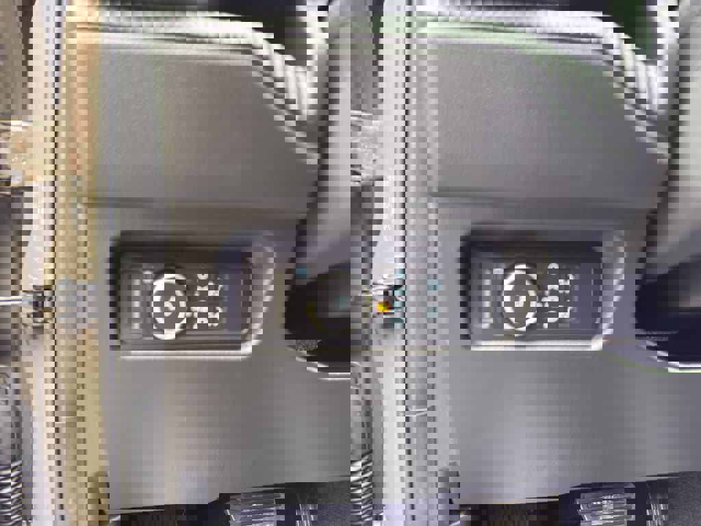 New 2025 Ford Ranger Lariat w/ FX4 Off-Road Package image 17