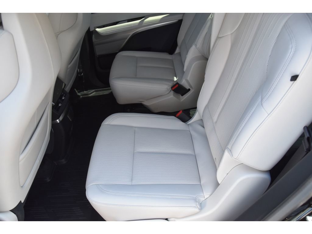 New 2026 Cadillac Vistiq Sport image 16