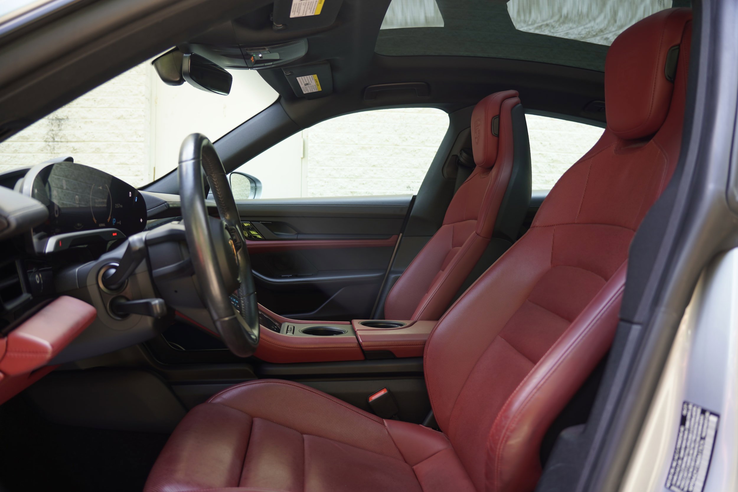 Used 2021 Porsche Taycan RWD image 12