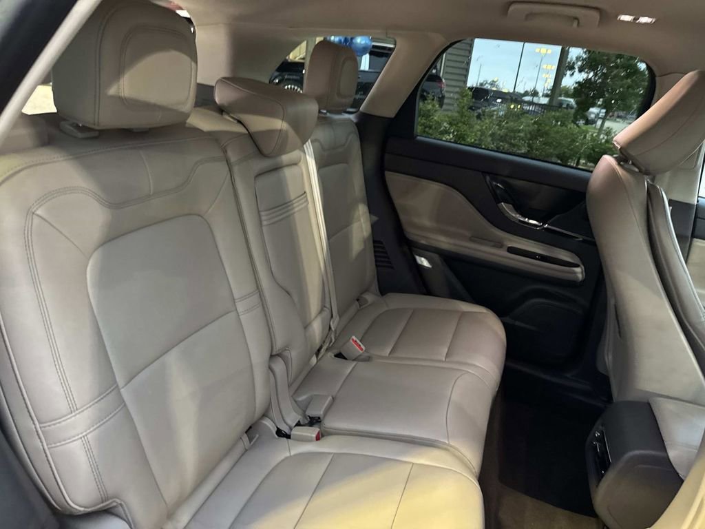 Used 2023 Lincoln Corsair FWD image 10