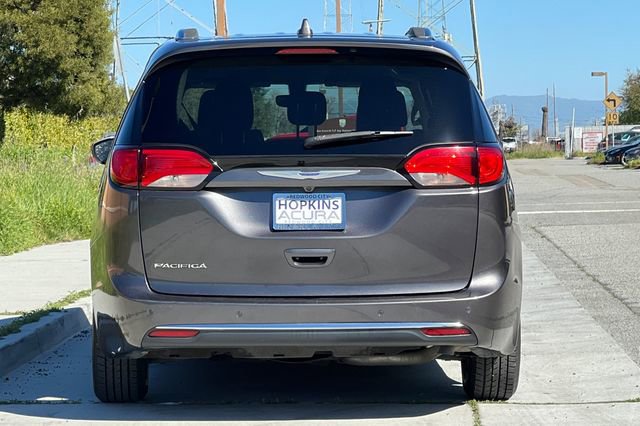 Used 2020 Chrysler Pacifica Touring-L image 5
