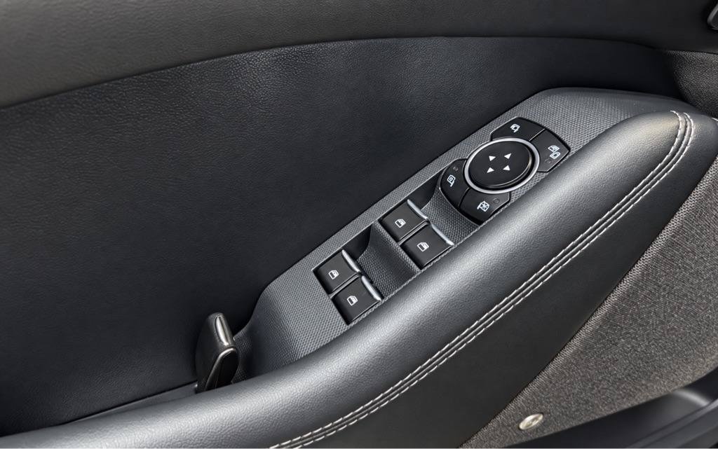Used 2023 Ford Mustang Mach-E Premium AWD/4WD image 24