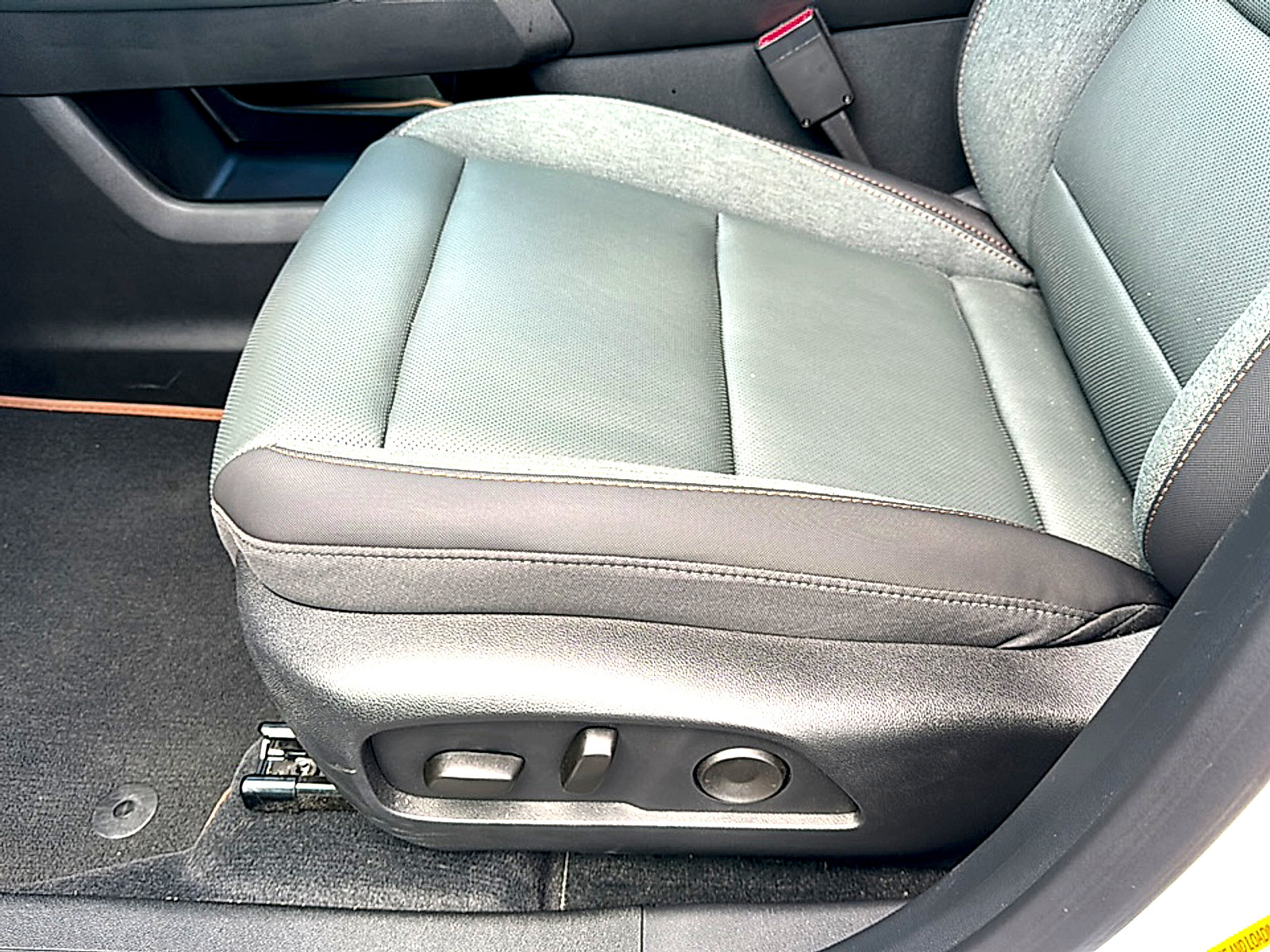 New 2026 GMC Terrain AT4 AWD/4WD image 13