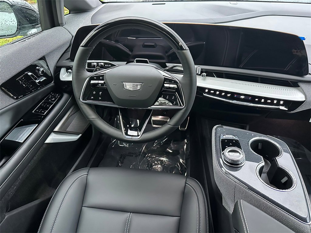 New 2026 Cadillac Optiq Luxury 1 image 17