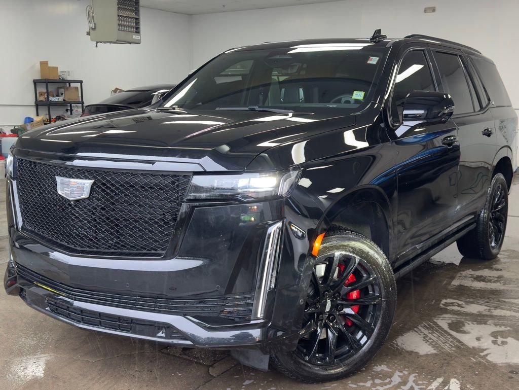 Used 2022 Cadillac Escalade Sport Platinum w/ LPO, ONYX Package image 3