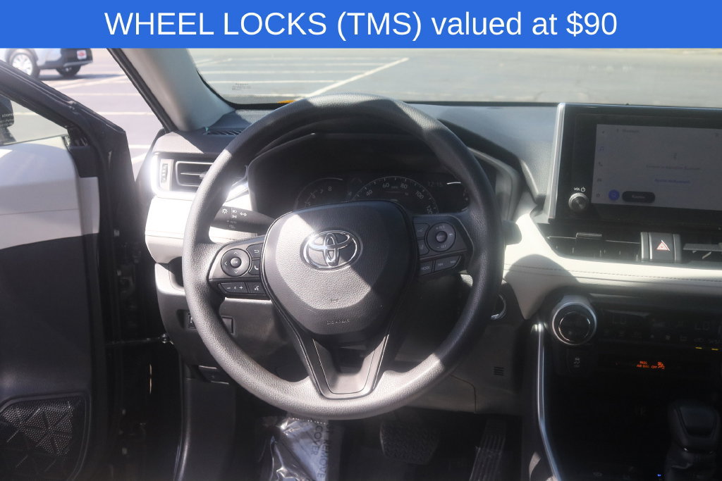 Used 2025 Toyota RAV4 XLE AWD/4WD image 7