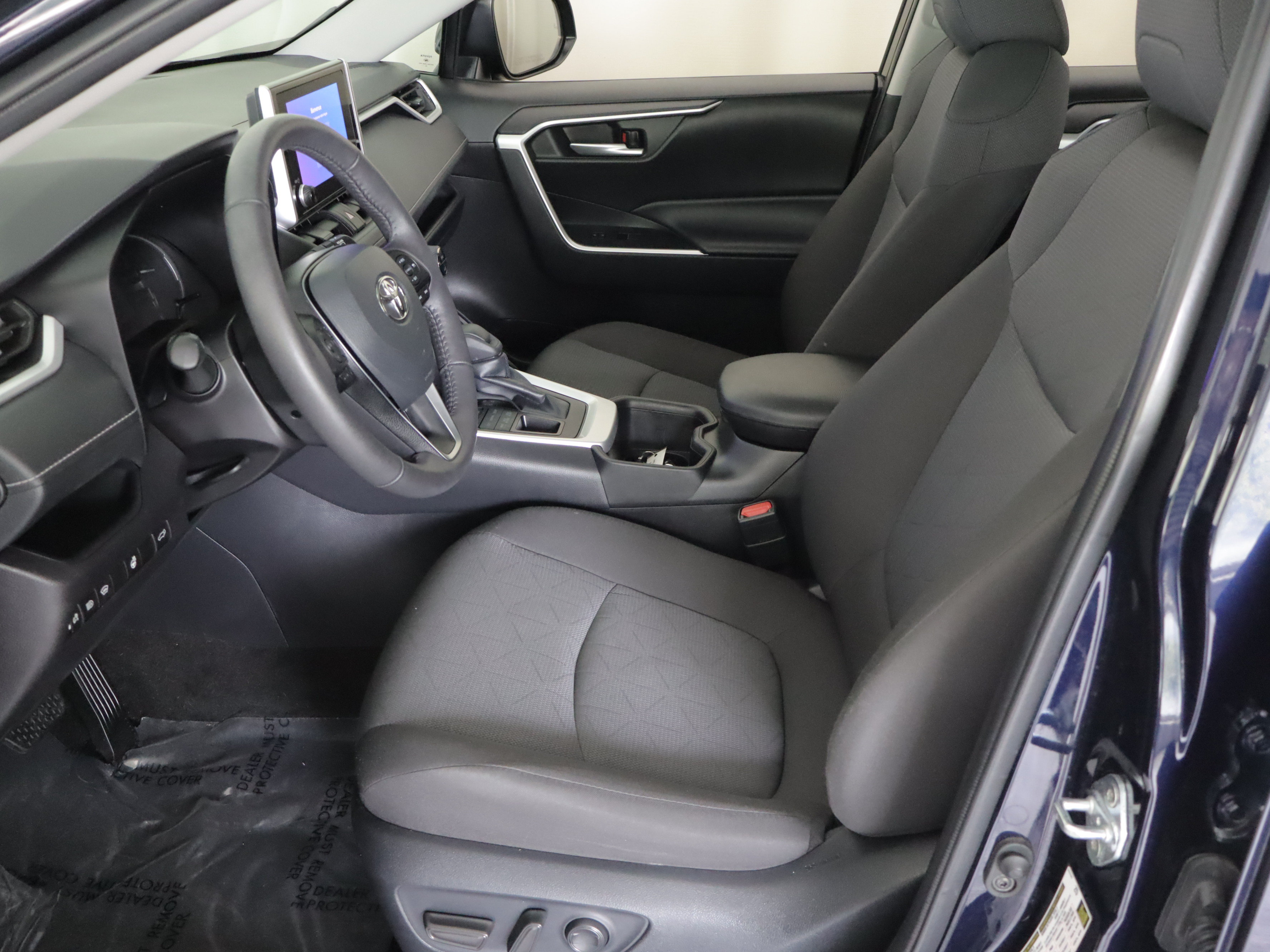 Used 2025 Toyota RAV4 XLE w/ Convenience Package AWD/4WD image 8