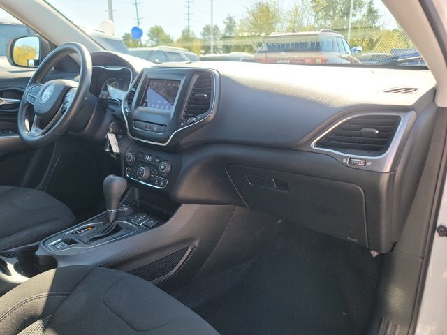 Used 2021 Jeep Cherokee Latitude AWD/4WD image 5