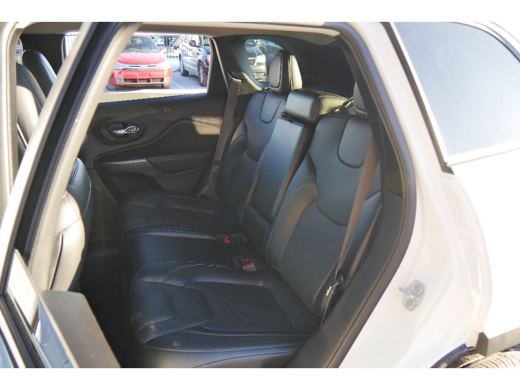 Used 2021 Jeep Cherokee Limited image 18