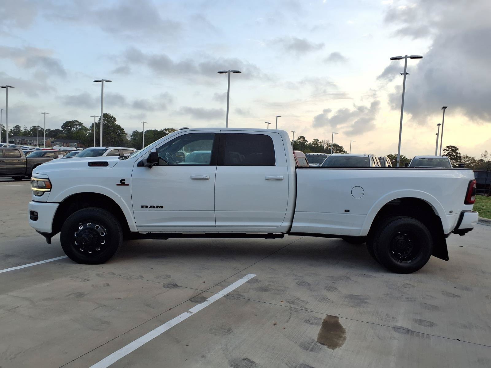 Used 2022 RAM 3500 Laramie AWD/4WD image 8