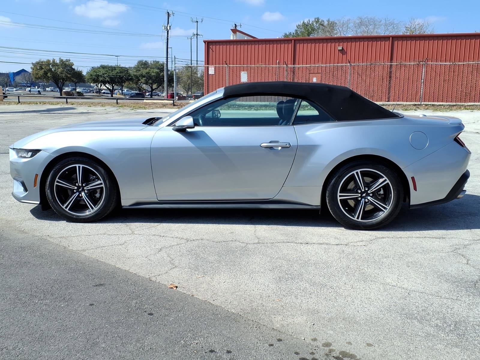 Used 2024 Ford Mustang Premium image 2