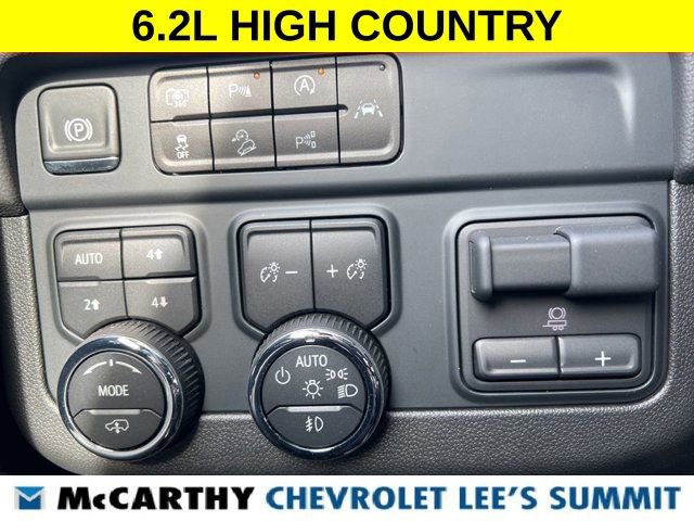 Used 2025 Chevrolet Tahoe High Country image 10