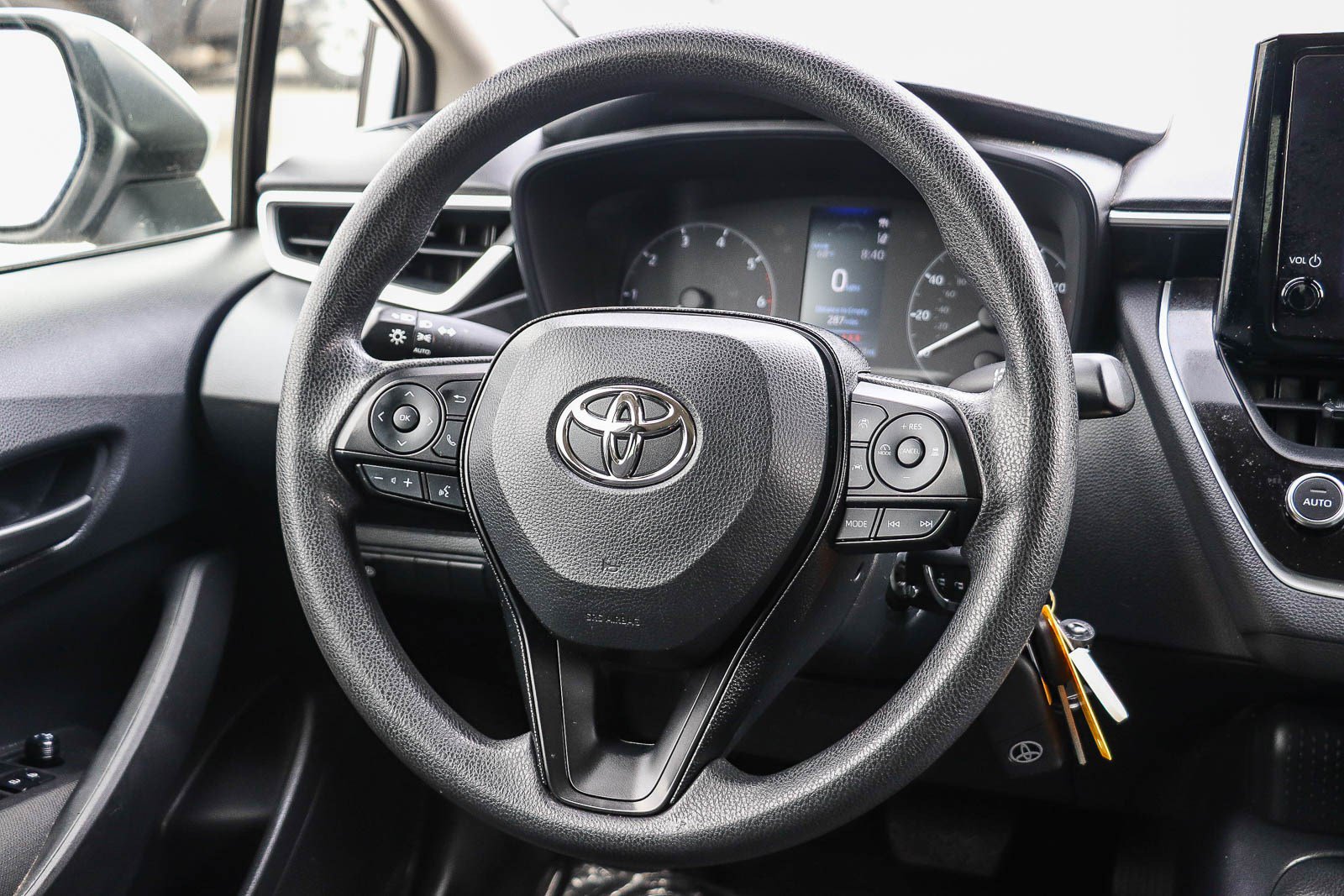 Certified 2025 Toyota Corolla LE FWD image 15