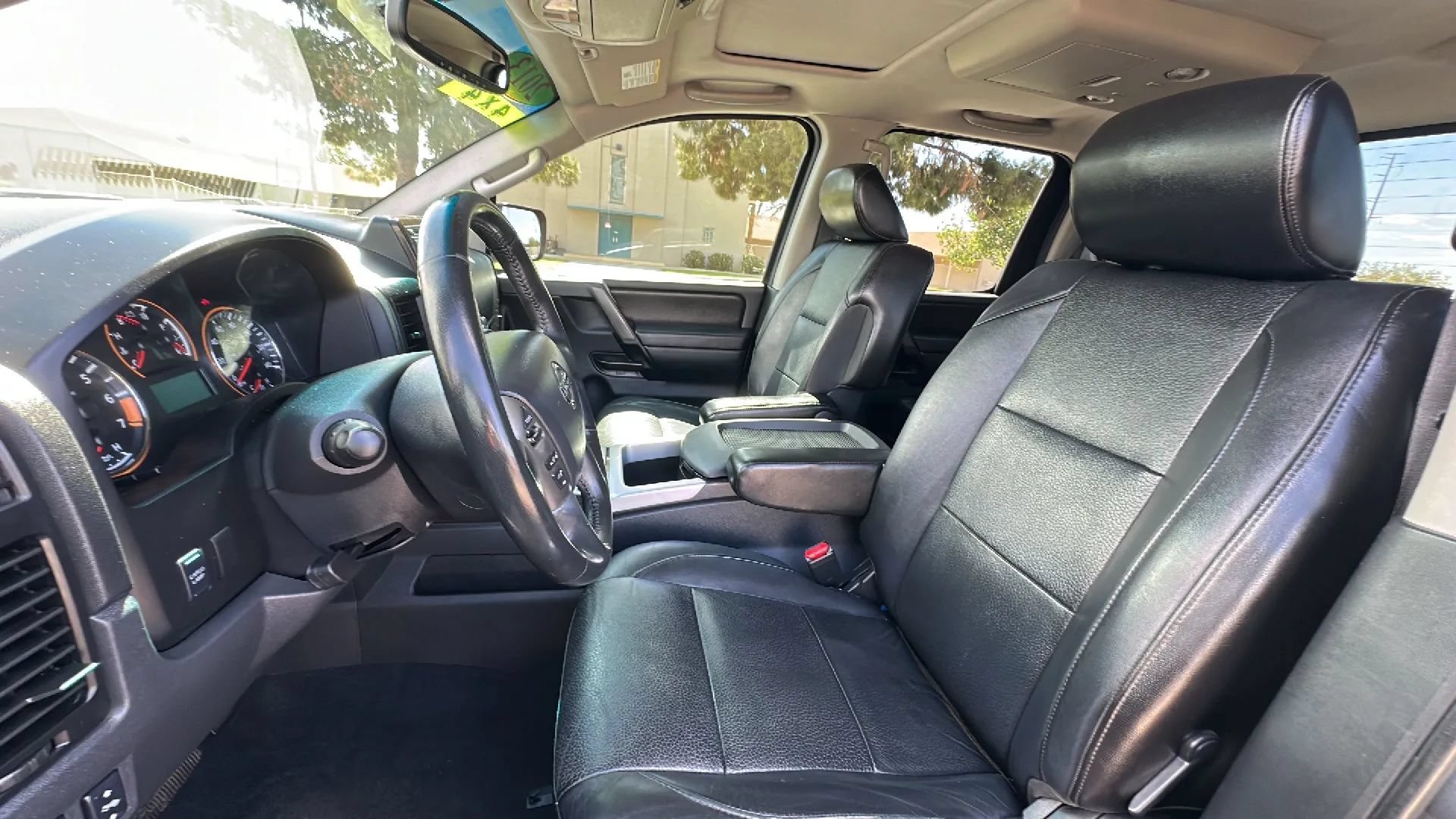 Used 2013 Nissan Titan SL AWD/4WD image 11