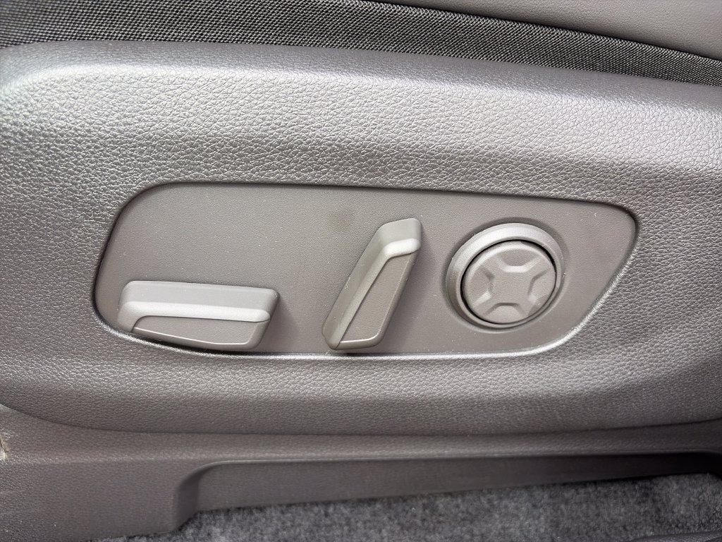 New 2027 Kia Carnival FWD image 15