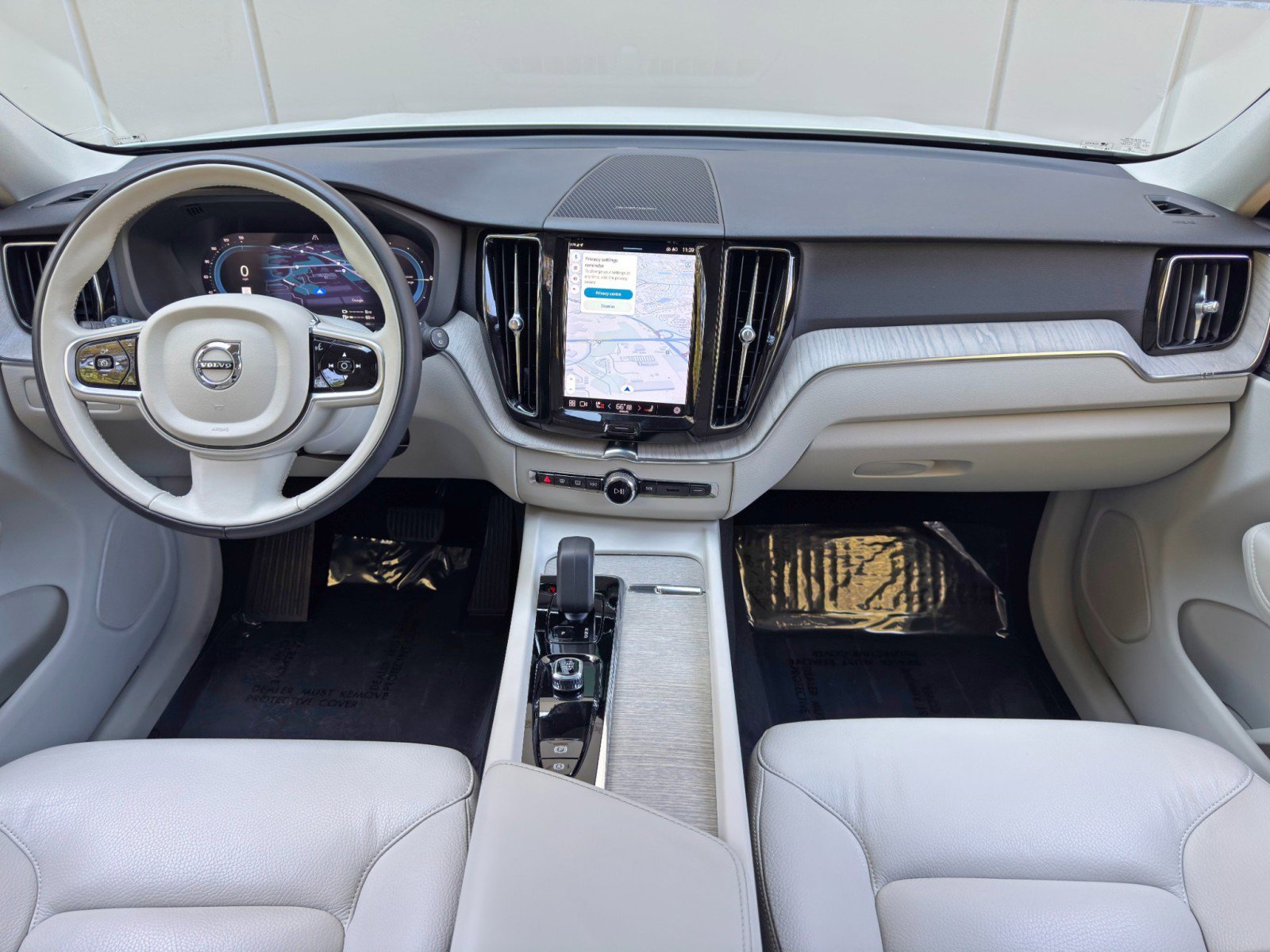 Used 2023 Volvo XC60 T8 Plus w/ Climate Package AWD/4WD image 13