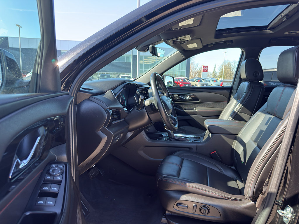 Used 2023 Chevrolet Traverse RS image 12