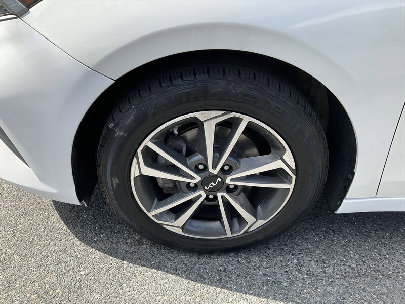 Used 2023 Kia Forte LXS FWD image 11