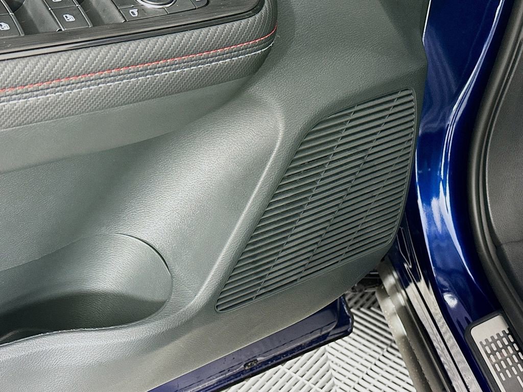 New 2026 Nissan Kicks SR w/ SR Premium Package image 25