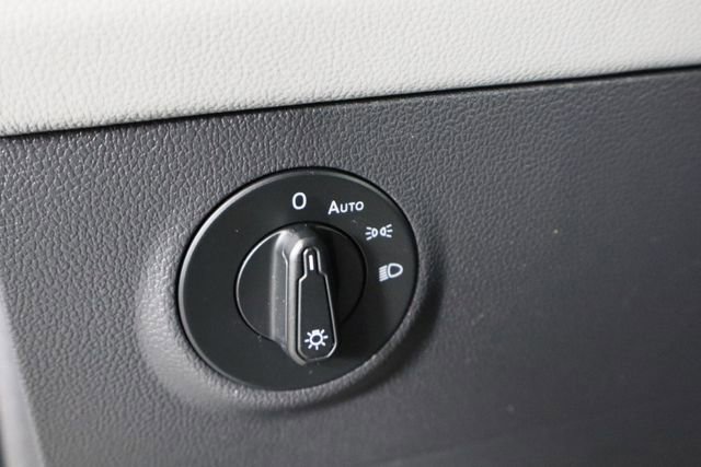 Used 2023 Volkswagen Taos SE image 23