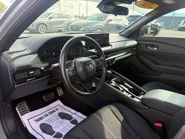 Used 2025 Honda Accord Sport image 3