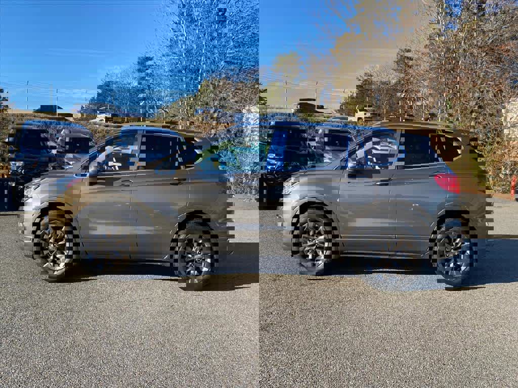 Used 2017 Buick Envision Essence image 2