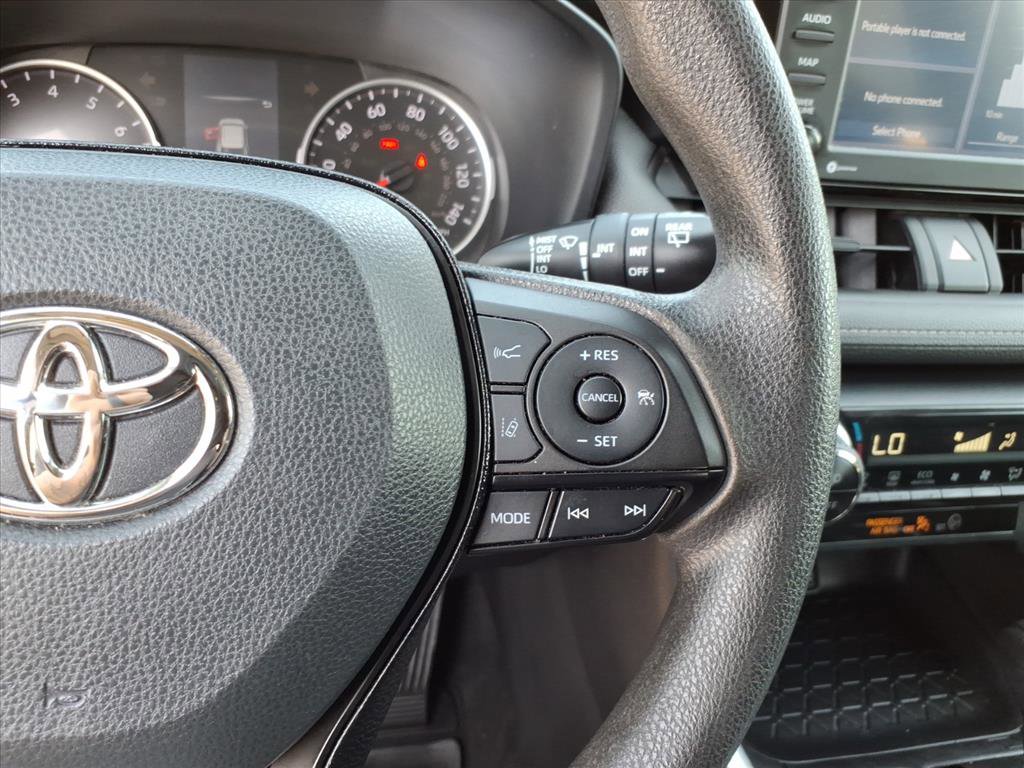 Used 2021 Toyota RAV4 XLE AWD/4WD image 17