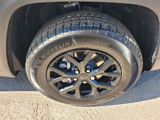 New 2025 Jeep Grand Cherokee Altitude image 18