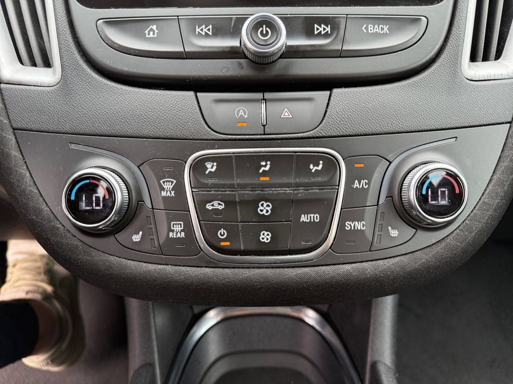 Used 2024 Chevrolet Malibu LT FWD image 31