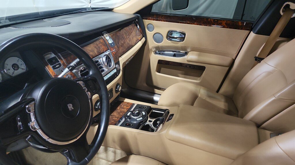 Used 2010 Rolls-Royce Ghost RWD image 32