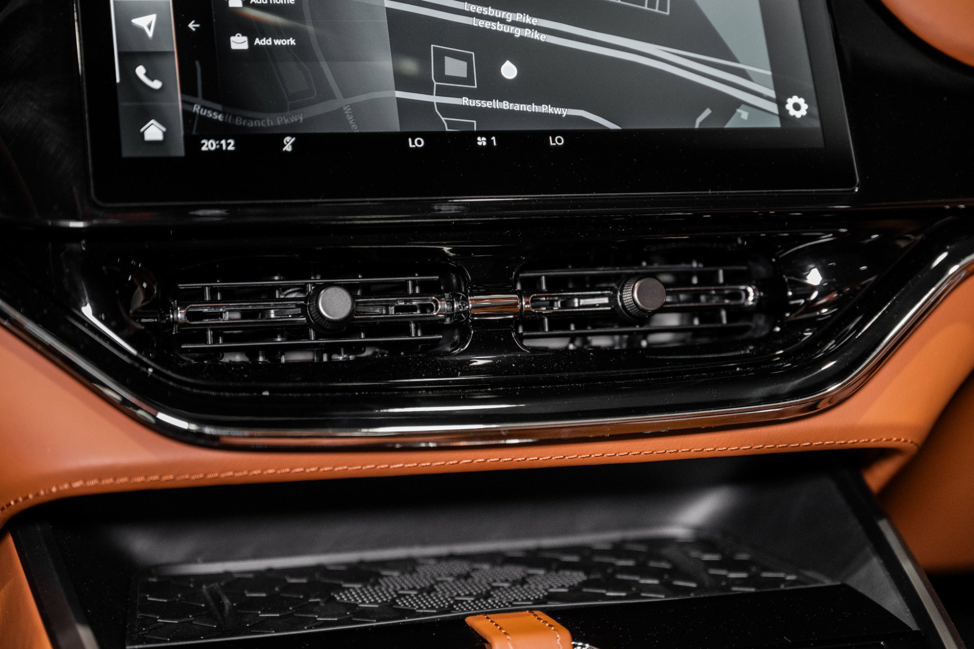 New 2026 Aston Martin DBX S image 31