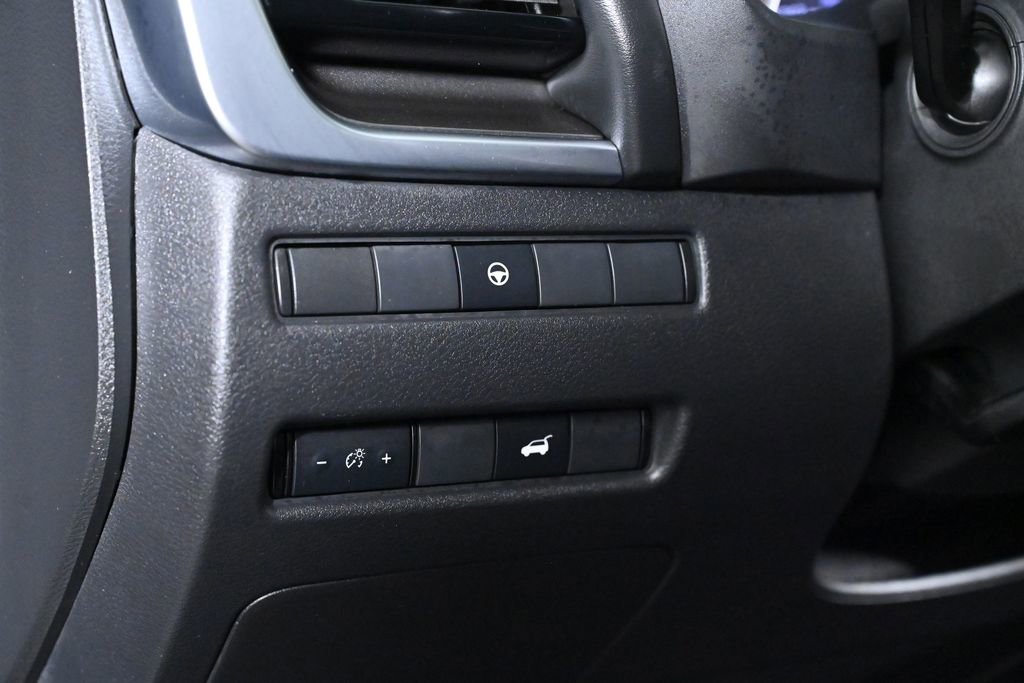 Used 2022 Nissan Rogue SV w/ SV Premium Package image 22