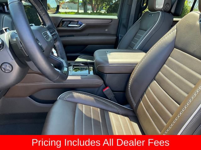 Used 2025 GMC Yukon Denali Ultimate AWD/4WD image 5