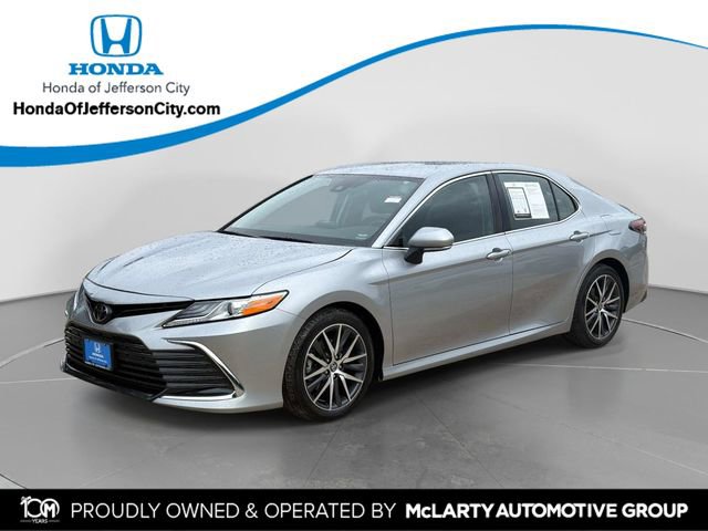 Used 2024 Toyota Camry XLE FWD image 1