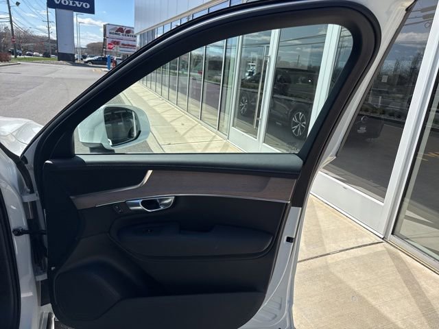 Certified 2025 Volvo XC90 B6 Plus AWD/4WD image 14