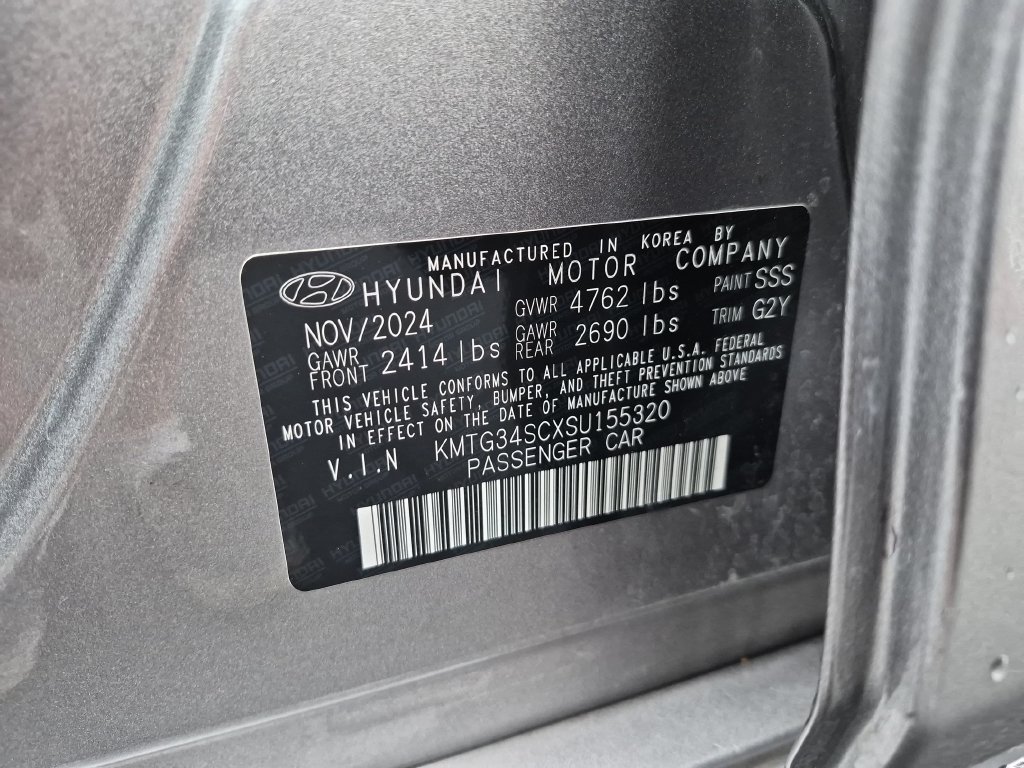 Used 2025 Genesis G70 2.5T RWD image 35