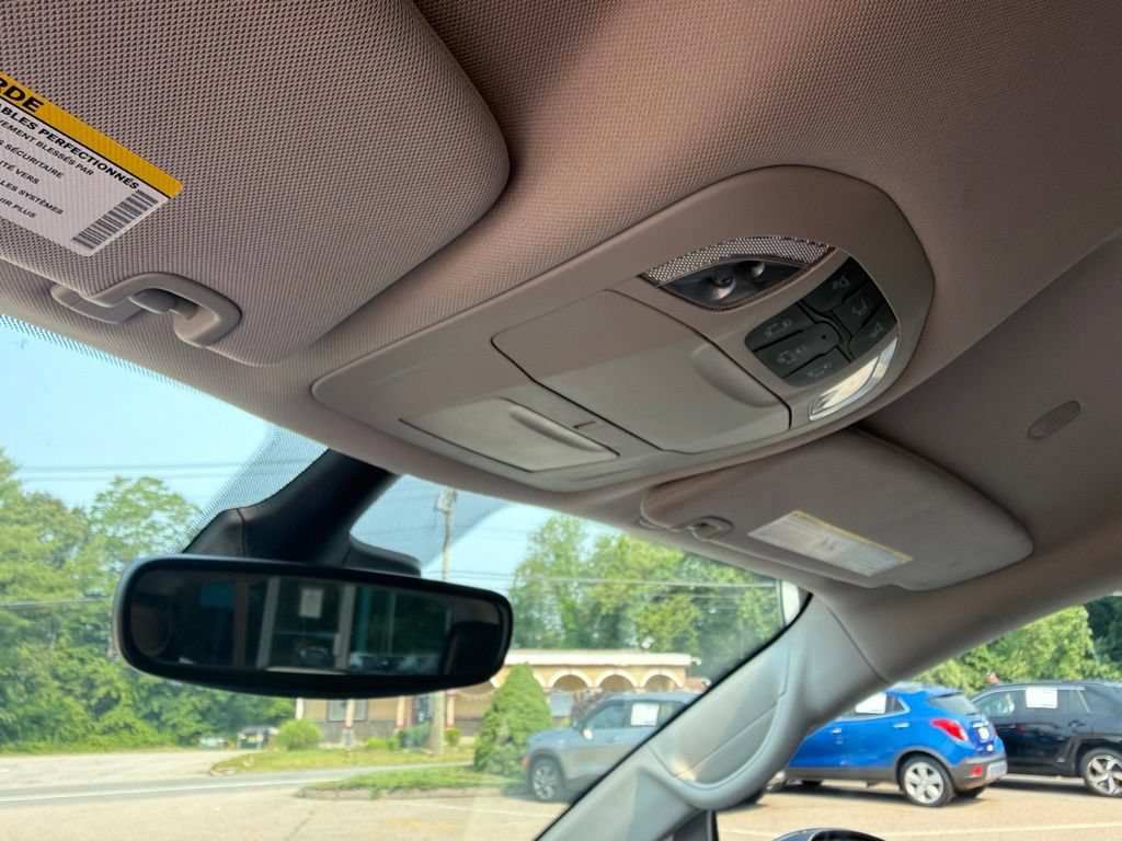 Used 2023 Chrysler Pacifica Touring-L FWD image 19
