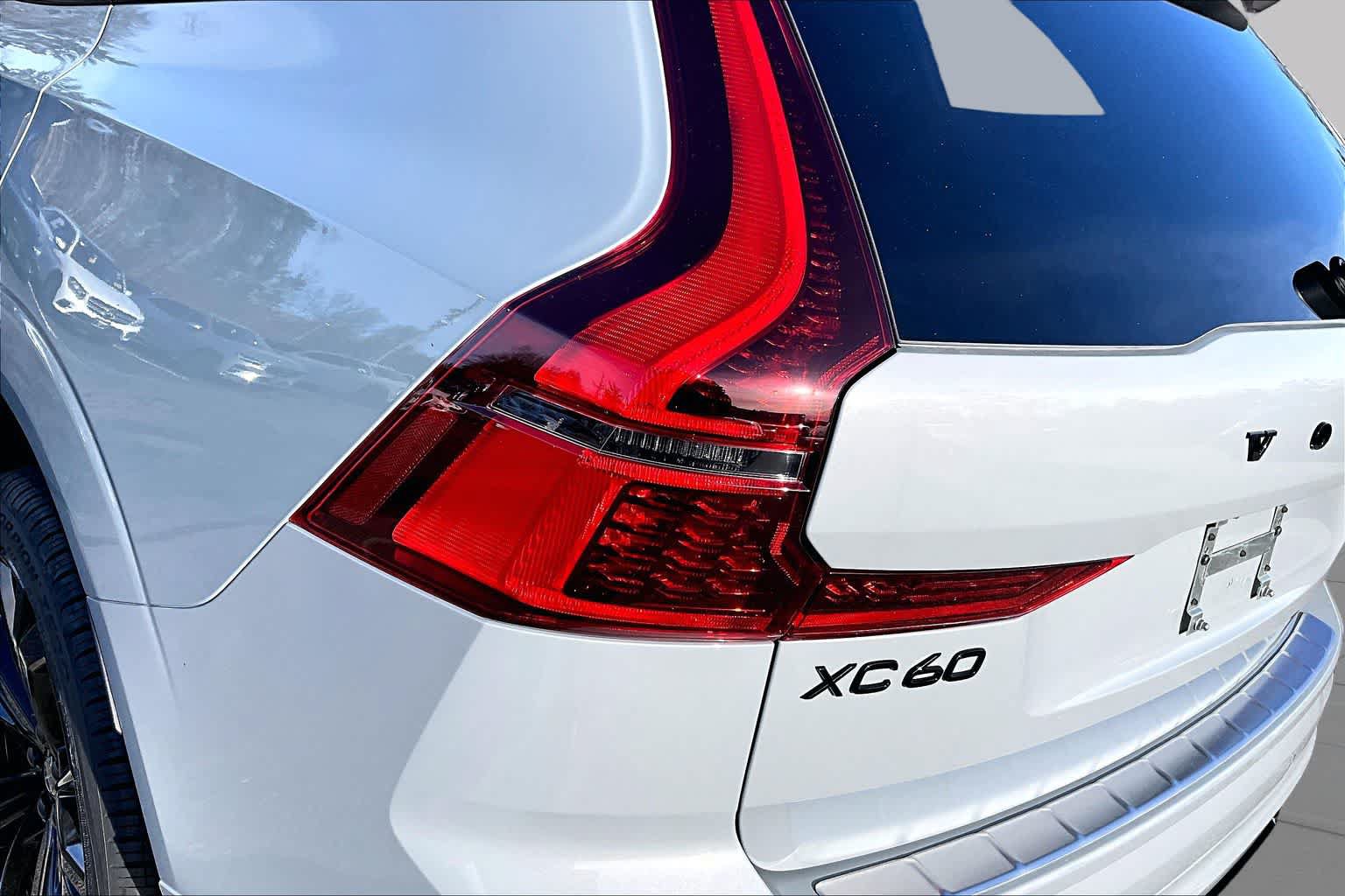 New 2026 Volvo XC60 B5 Ultra w/ Protection Package Premier AWD/4WD image 5