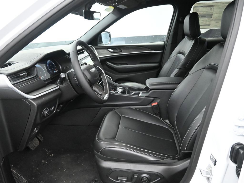 New 2026 Jeep Grand Cherokee Limited w/ Limited Altitude Package image 10